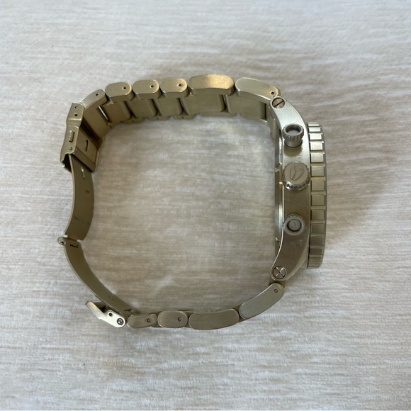 Nixon Watch Silver Champagne Gold A0831219 51-30 CHRONO A083-1219 men 51 MM - Picture 2 of 3